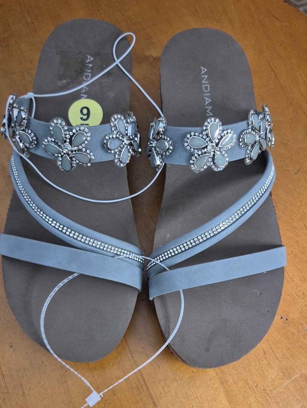 Andiamo Aknight Embellished Strappy Women's Sandals - Light Gray. Size 9. NWOT